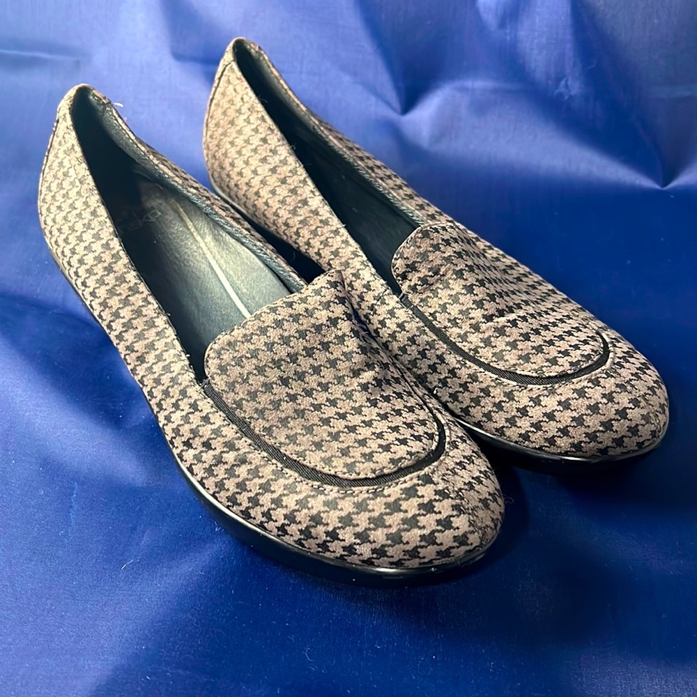 Dansko Debra Loafer, size 39 (8.5-9 US)
